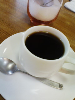 上井草 カリーナのいちごサンドとサイフォンコーヒー_f0112873_0443730.jpg