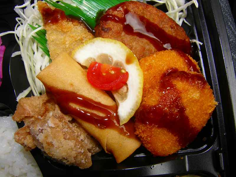 グリルやまおかのお弁当 城東区関目_c0118393_17452193.jpg