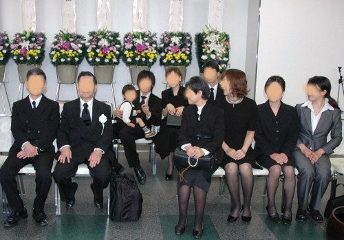 5月16日 日 生後1年9ヶ月と14日目 祖父のお葬式 まいまいの育児日記 5月16日 日 生後1年9ヶ月と14日目 祖父のお葬式 まいまいの育児日記