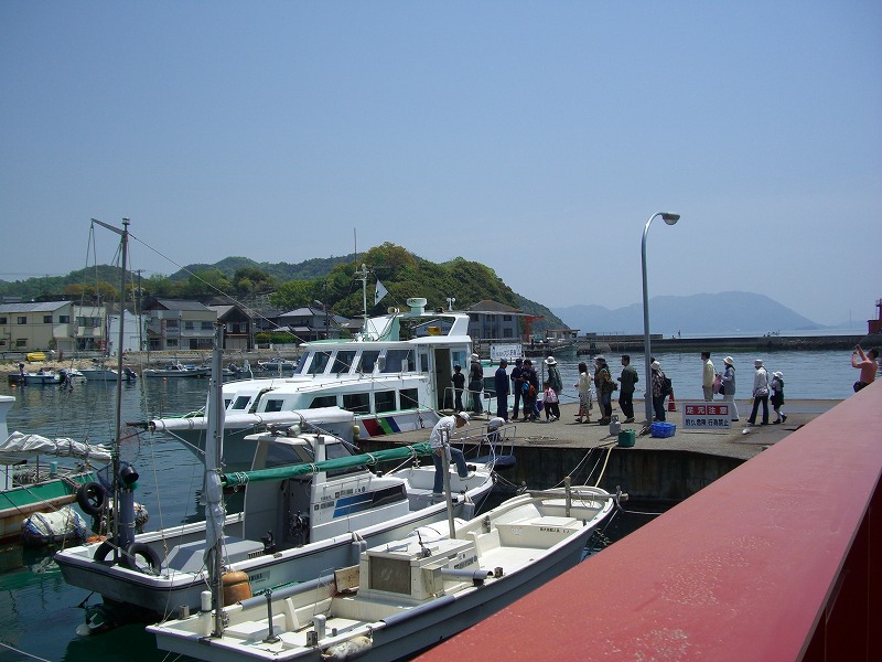 瀬戸内海に浮かぶ毒ガス工場跡とウサギの島―大久野島―_d0116009_243585.jpg