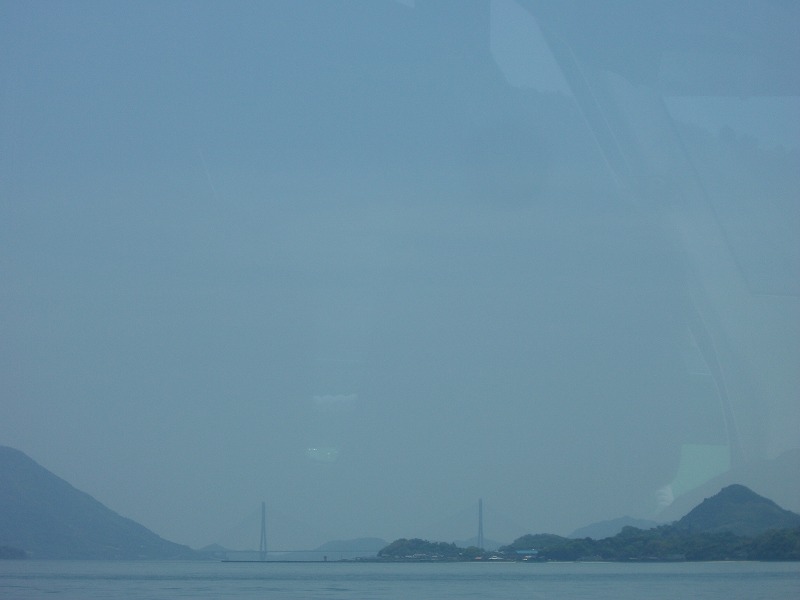瀬戸内海に浮かぶ毒ガス工場跡とウサギの島―大久野島―_d0116009_2451683.jpg