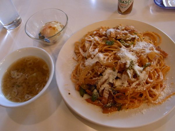 昭和の雰囲気が素敵。飲み横の端にたたずむティーサロン。 北千住 ティーサロンみゆき_b0098884_16194635.jpg