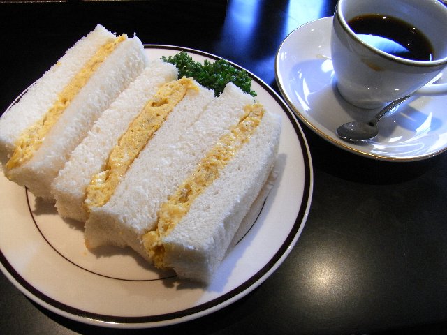 谷中のカヤバ珈琲へ/モモ_c0195791_20524434.jpg