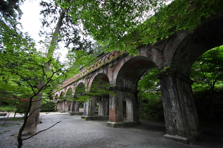 新緑の南禅寺から哲学の道へ（前編）_b0169330_21391238.jpg