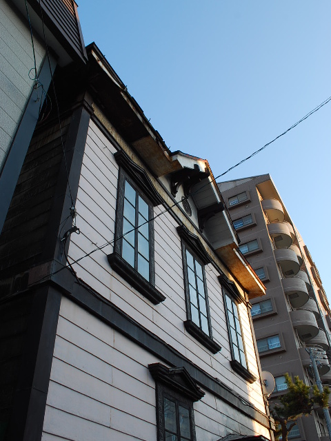 函館栄町・海神社横の洋館(函館擬洋館コレクション、その27)_f0142606_20301145.jpg