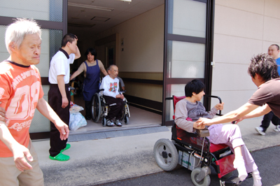 炊き出し訓練&避難訓練_a0154110_13525173.jpg