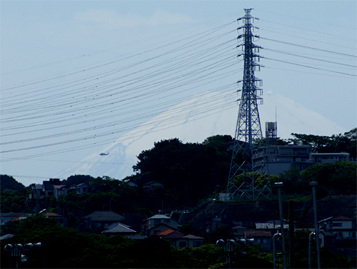 逸見岸壁上空に環天頂アークと吾妻富士_c0147123_22514371.jpg