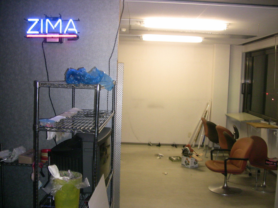 崖っぷちオーナーとダーツ馬鹿娘の大逆襲!!_f0229825_274217.jpg