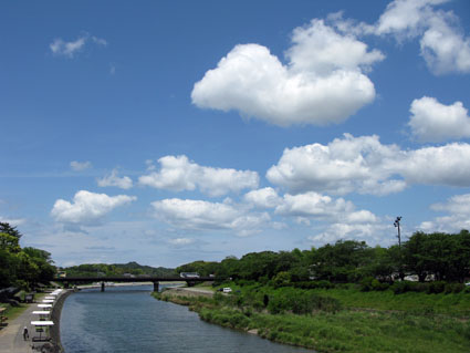 空を見上げて!_f0129726_2234134.jpg