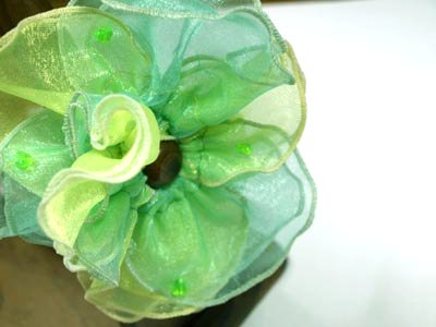 シュシュ 花びらで作ったようなフリフリシュシュ ガジャのねーさんの 空をみあげて Hazle Cucu シュシュ 花びらで作ったようなフリフリシュシュ ガジャのねーさんの 空をみあげて Hazle Cucu