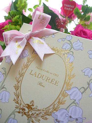 LADUREE ラデュレ 　Muguet Porte Bonheur　鈴蘭のイレブンジズ。 ♡。。。 *。:☆.。✝_a0053662_10564184.jpg