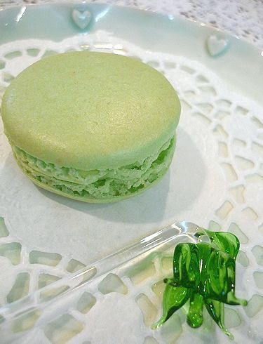 LADUREE ラデュレ 　Muguet Porte Bonheur　鈴蘭のイレブンジズ。 ♡。。。 *。:☆.。✝_a0053662_10593773.jpg