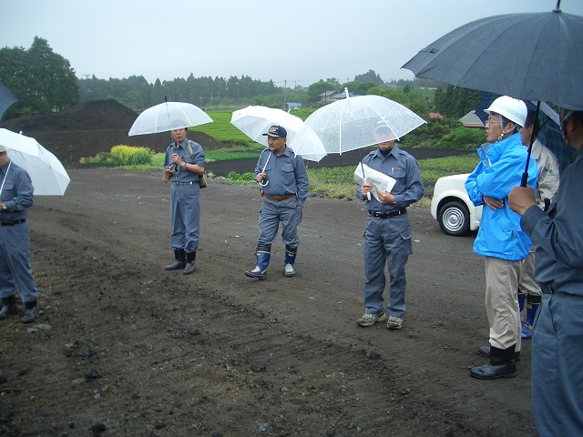 富士山麓の土採取現場を視察_f0141310_23563664.jpg