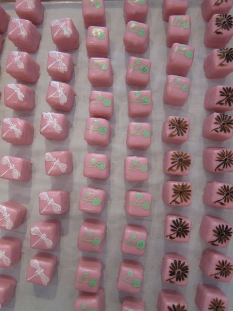 Petit Four_c0120817_23273523.jpg