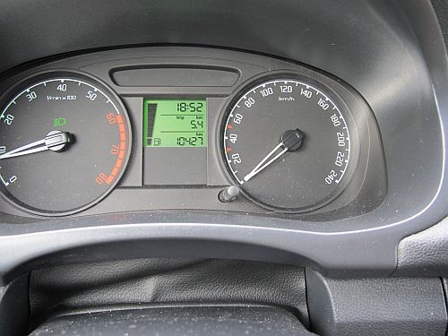 ユーロの枢軸国を「謎の車」で駆け巡る_f0076731_21423782.jpg