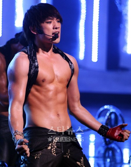 RAIN“大企業会長娘と熱愛説?苦々しくて”_c0047605_1595221.jpg