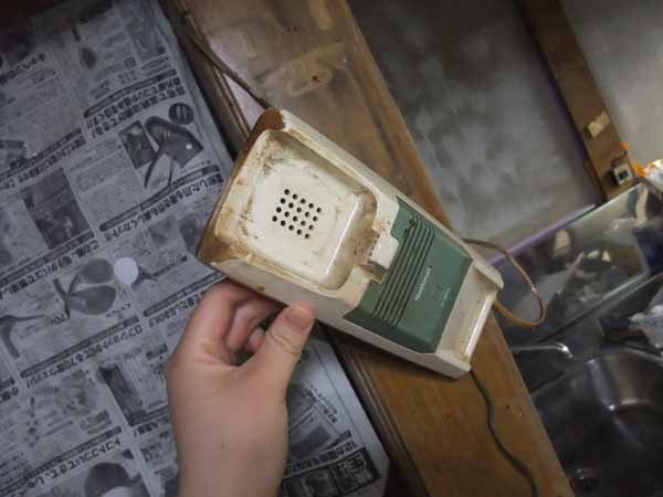 男子寮工事 ~壁はがし編~_a0080406_1737421.jpg