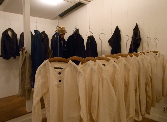 GARMENT REPRODUCTION OF WORKERS Exhibition _b0189667_1624096.jpg