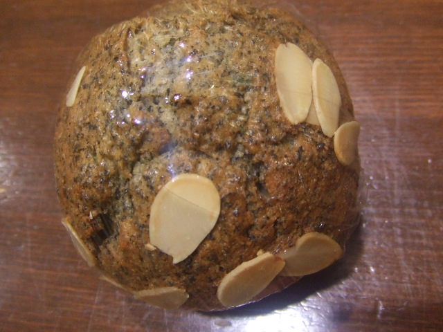 B&B 黒ごまマフィン_f0076001_2338579.jpg