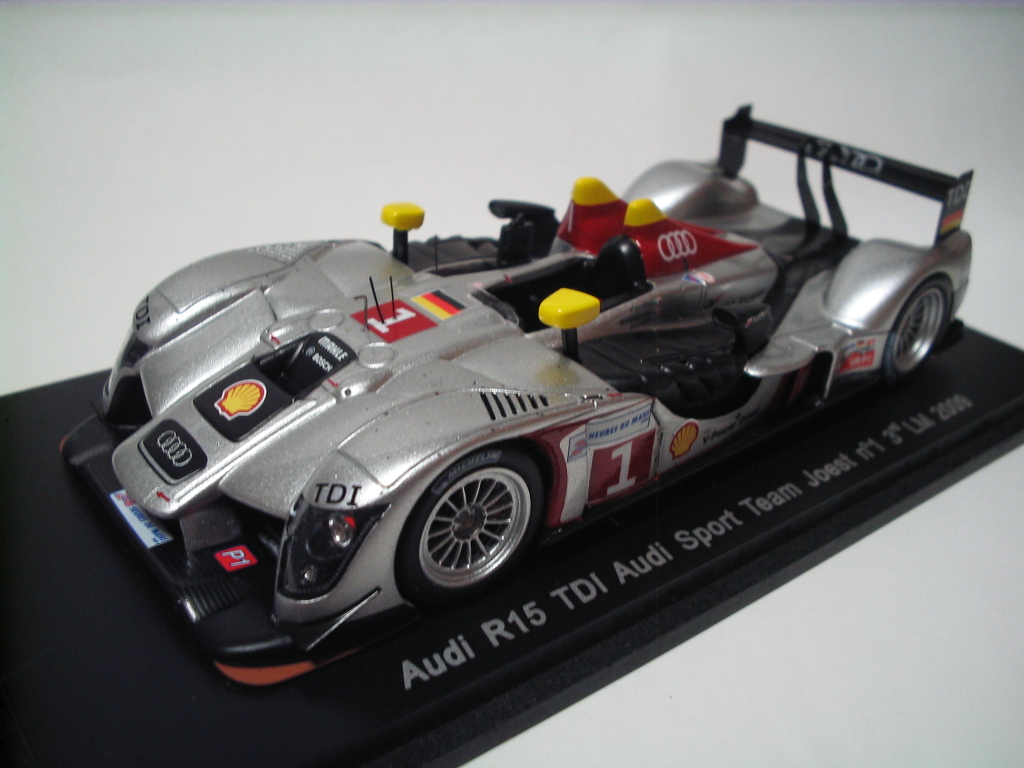 スパーク アウディ R15 plus TDI アウディスポーツ ミニカー Amazon | 1/43 ルマン 2位 spark AUDI R15 TDI Plus #8 2010 Le