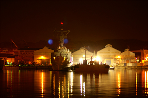 ヴェルニー公園より護衛艦「きりしま」さん、「ひゅうが」さん夜景（速報）_e0150566_1583521.jpg