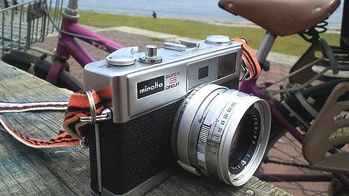 ◆minolta Hi-MATIC 11 ～いなげの浜_e0174382_9215430.jpg