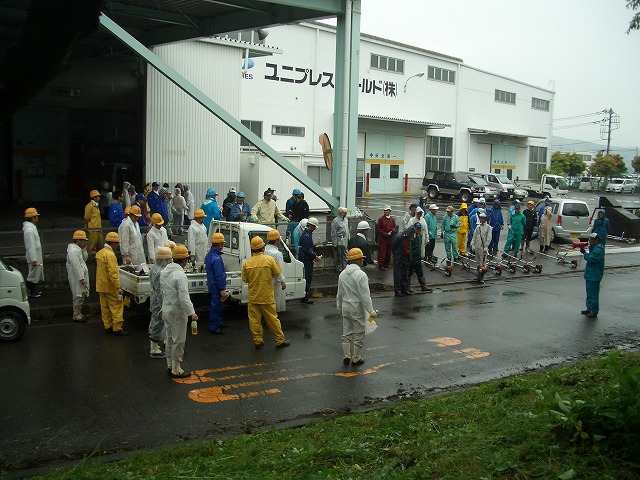 元吉原地区の底力! 沼川サクラ並木の草刈り清掃_f0141310_23381728.jpg
