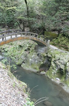 高千穂めぐり　■天安河原　その１_b0025850_23421448.jpg