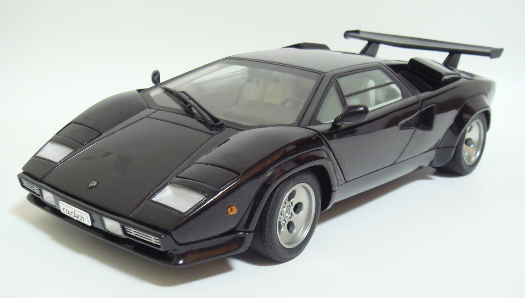1 18 Autoart ランボルギーニ カウンタック Lp5000s ブラック ミニカーに乗りたいな 1 18 Autoart ランボルギーニ カウンタック Lp5000s ブラック ミニカーに乗りたいな