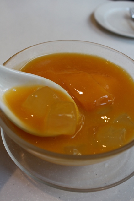 黎明見て、甜品食べて、ディナーで口福_c0135971_2072453.jpg