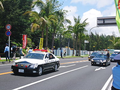 鳩山首相再来沖_a0131573_10431156.jpg