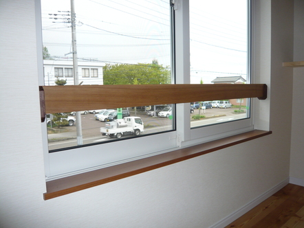 窓手摺 Table House Staff Blog