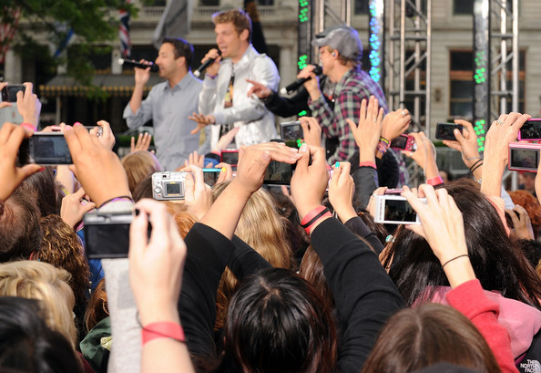 CBS Early Show pics (タグなし)_b0190157_22321913.jpg