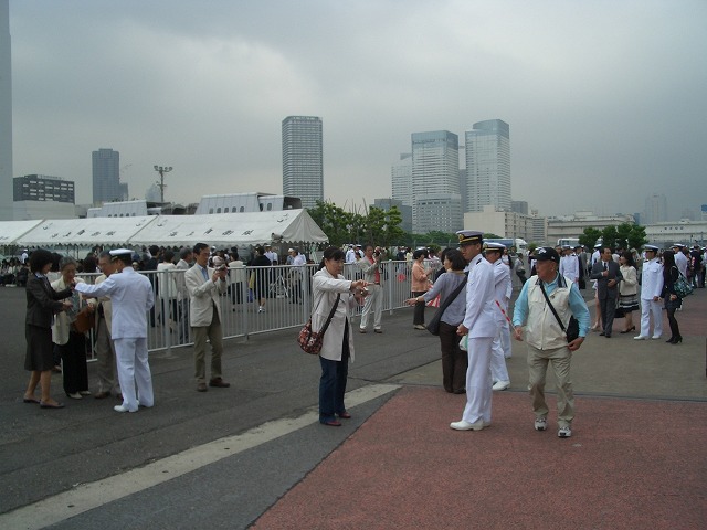海上自衛隊 遠洋練習航海の出港式_f0141310_23255036.jpg