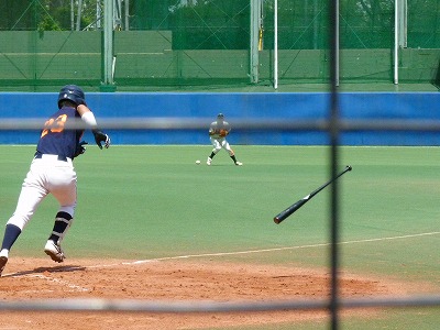 5月17日 東都大学野球2部 拓殖大対専修大 神宮第二球場の両翼は何M?_b0166128_10554598.jpg