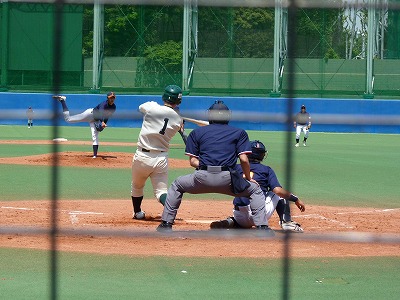 5月17日 東都大学野球2部 拓殖大対専修大 神宮第二球場の両翼は何M?_b0166128_1057168.jpg