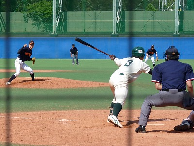 5月17日 東都大学野球2部 拓殖大対専修大 神宮第二球場の両翼は何M?_b0166128_11162210.jpg