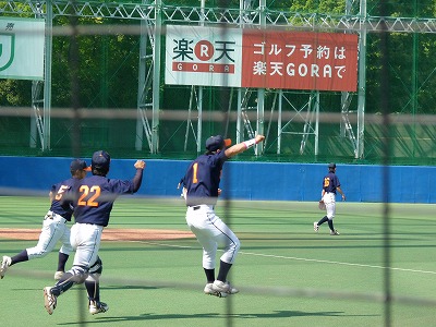 5月17日 東都大学野球2部 拓殖大対専修大 神宮第二球場の両翼は何M?_b0166128_11165997.jpg
