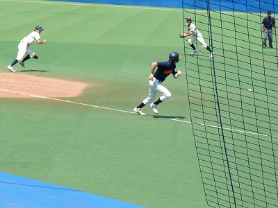 5月17日 東都大学野球2部 拓殖大対専修大 神宮第二球場の両翼は何M?_b0166128_1134463.jpg