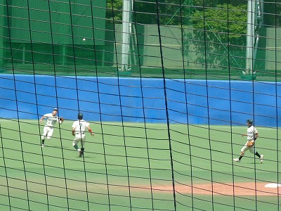 5月17日 東都大学野球2部 拓殖大対専修大 神宮第二球場の両翼は何M?_b0166128_1162288.jpg