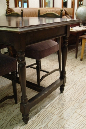 濃い茶色の木製ダイニングセット 入荷!!_a0096367_21241689.jpg