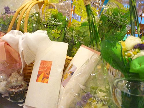thank you♪夢のようなファーマーズマーケット＠daikanyamamariaの薔薇のお紅茶☆･:*:･ﾟ`☆｡･:*✛　_a0053662_21153391.jpg