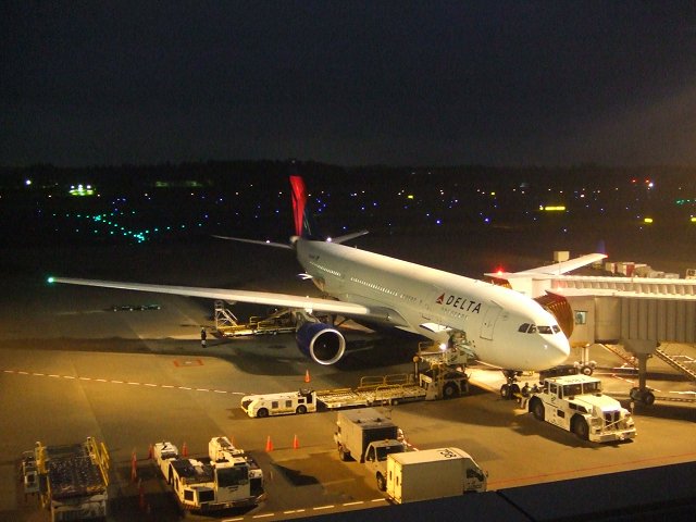 ４月の成田空港の１コマ_a0015766_23503670.jpg