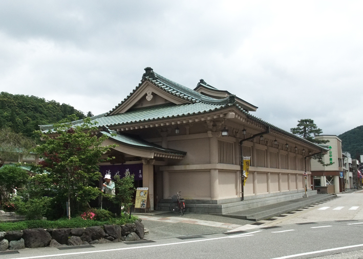 句碑に何かごよう?_d0095673_16291857.jpg