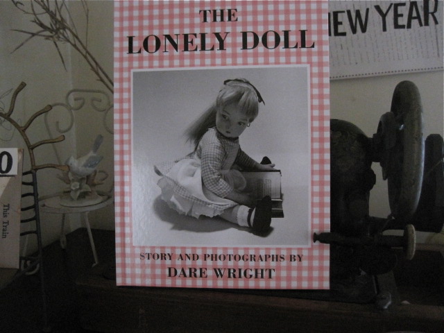 THE LONELY DOLL_d0101846_7533414.jpg