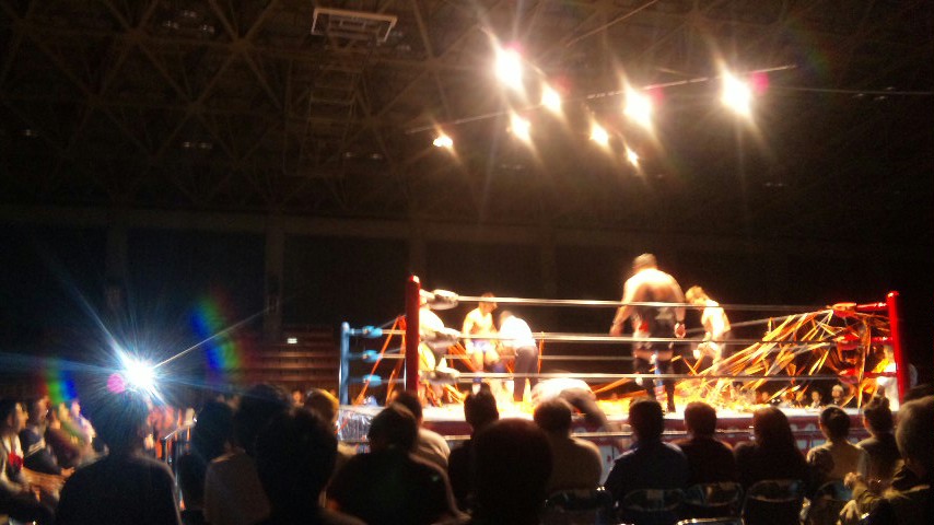 久しぶりのプロレス観戦_e0053155_6371990.jpg