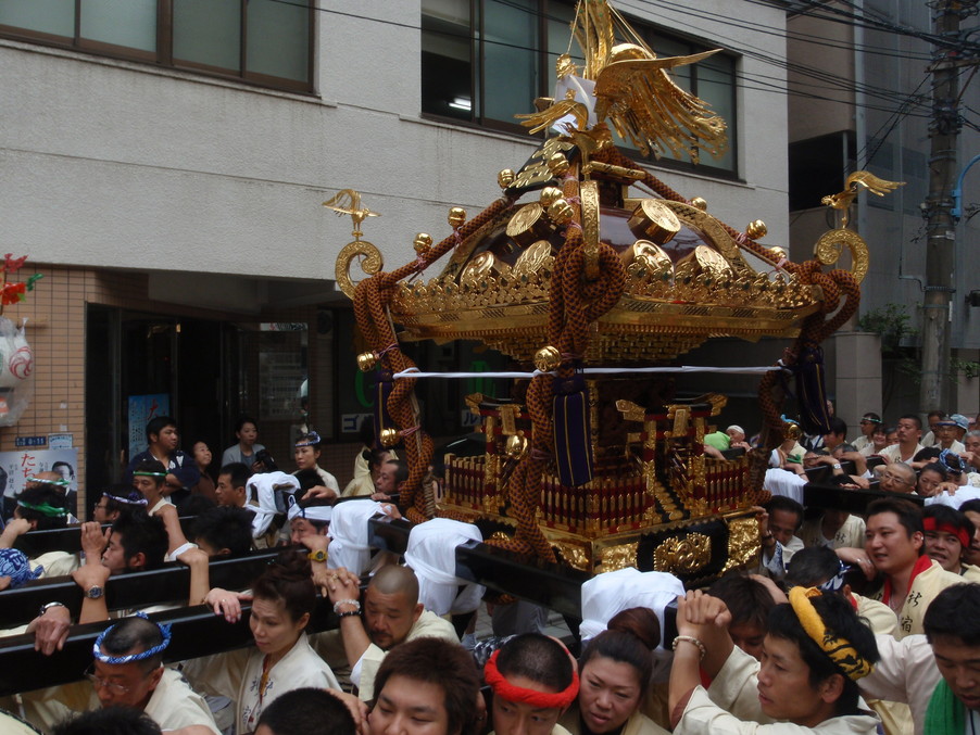 花園神社の神輿渡御行列_a0048033_0101683.jpg