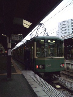 江ノ電の走る街_a0103940_0452080.jpg