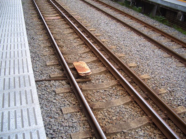三線軌条 と 旧塗装 ぽんた日記 三線軌条 と 旧塗装 ぽんた日記