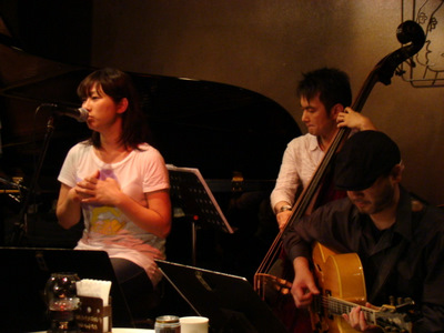 d0058312_18687.jpg